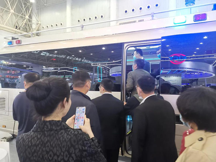 立博高端通信指挥车亮相国际应急安全博览会