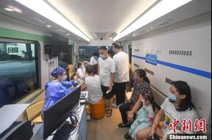送苗上门！立博移动疫苗接种车开进社区