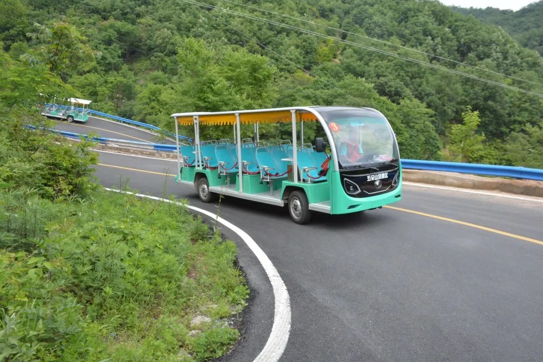 立博“爬坡王”驶入五朵山，为景区高质量运营贡献力量