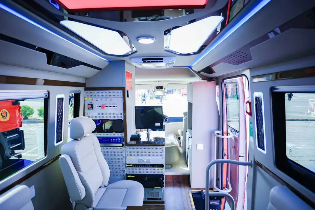 立博勘察消防车，持续推动火灾调查工作创新发展！