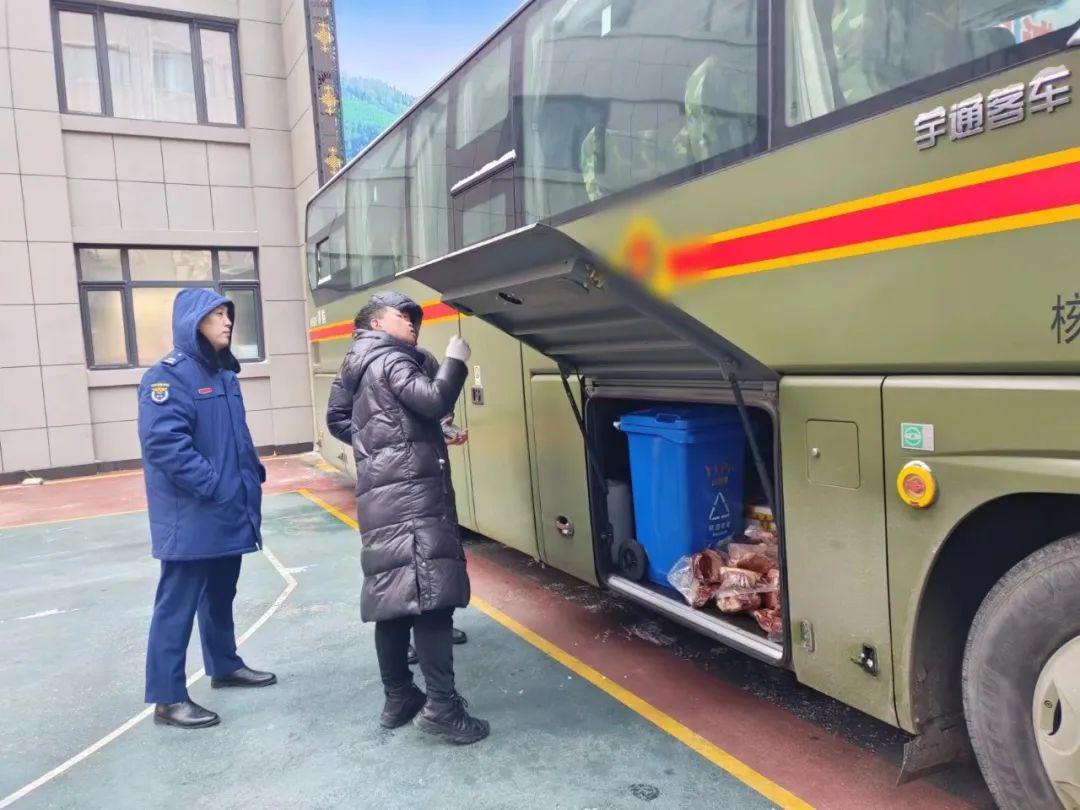 立博专用车森林消防车辆冬季服务巡检启动，为守护森林安全贡献力量！