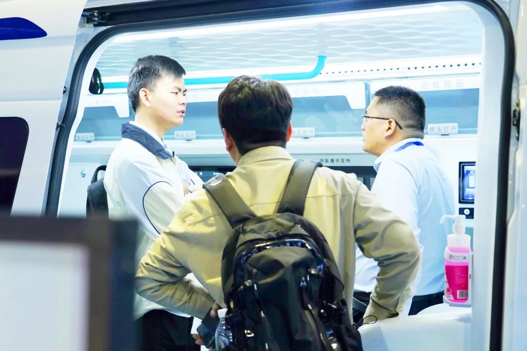 立博医疗车矩阵绽放第91届（CMEF）中国国际医疗器械博览会，科技创新驱动健康未来！